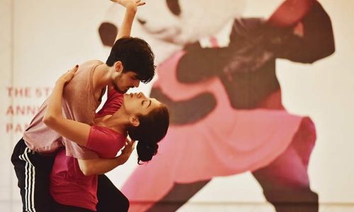 Ballo di coppia e contatto visivo